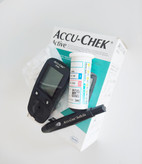 دستگاه تست قند خون آکیو چک اکتیو